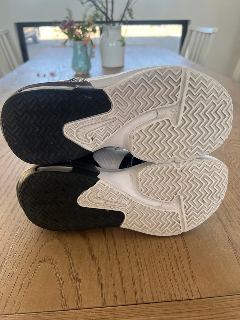 Nike LeBron Witness shoes - Picture 3 of 3